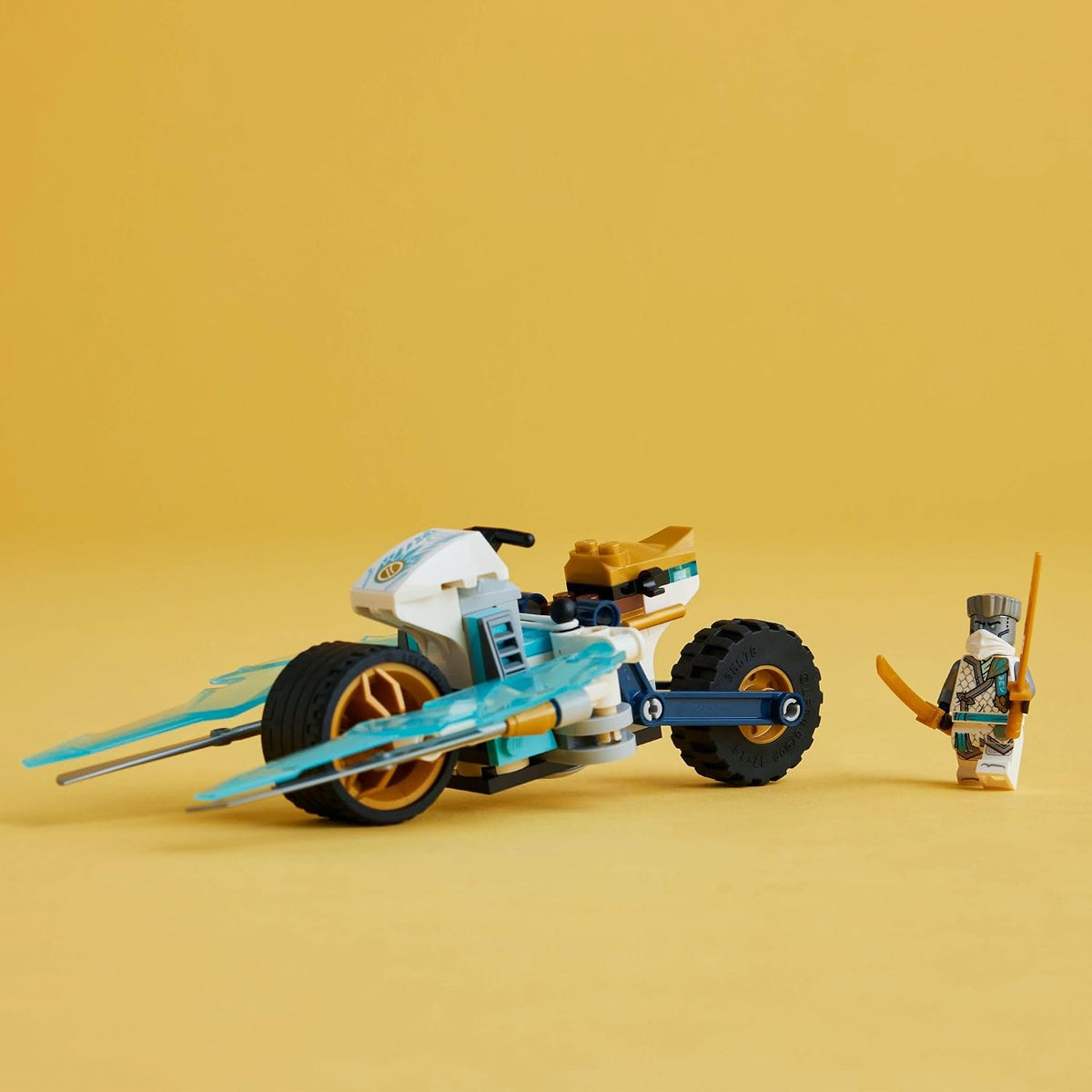 LEGO NINJAGO Motocicleta de Hielo de Zane con 1 Minifigura Incluida...
