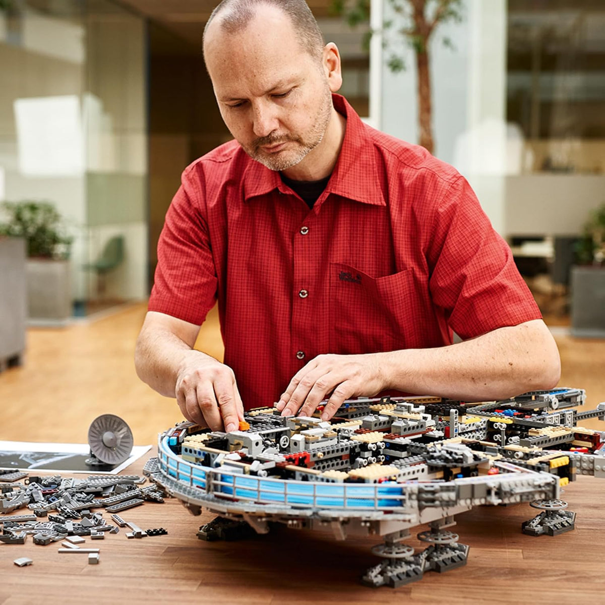 Juego de armado de LEGO Star Wars Millennium Falcon 75192 (7541 pie...